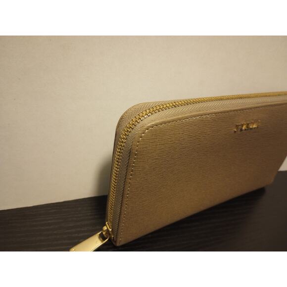 Furla‎ Tan Long Wallet Excellent Condition zip around - Picture 4 of 13